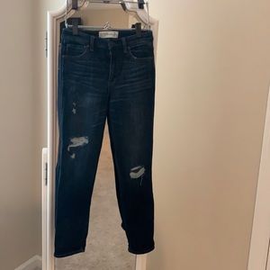 Abercrombie 2R high rise girlfriend jean. EUC.
